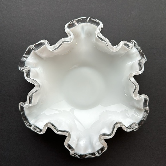 FENTON Milk Glass Silver Crested Ruffled Edge Candy Trinket Dish Duo 6”Dia 2”H - Picture 3 of 12